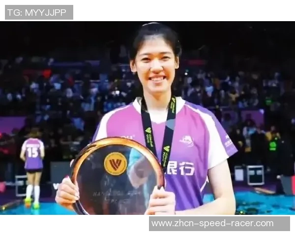 上海女排迎战强敌力争在主场再创佳绩展现团队精神与竞技风采